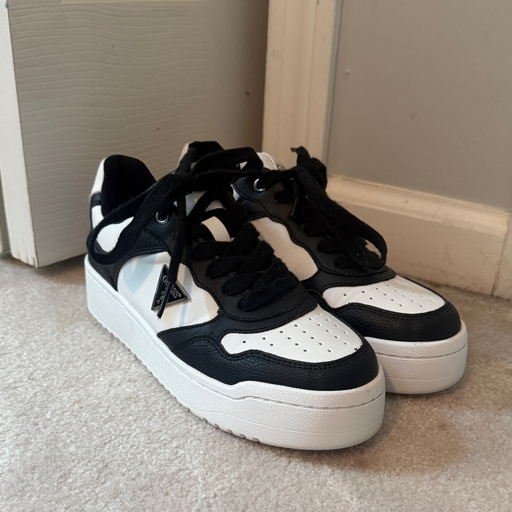 Guess Sneakers